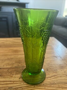 Vintage Indiana Green Glass Harvest Grapes Design Footed Vase 7.5” Tall